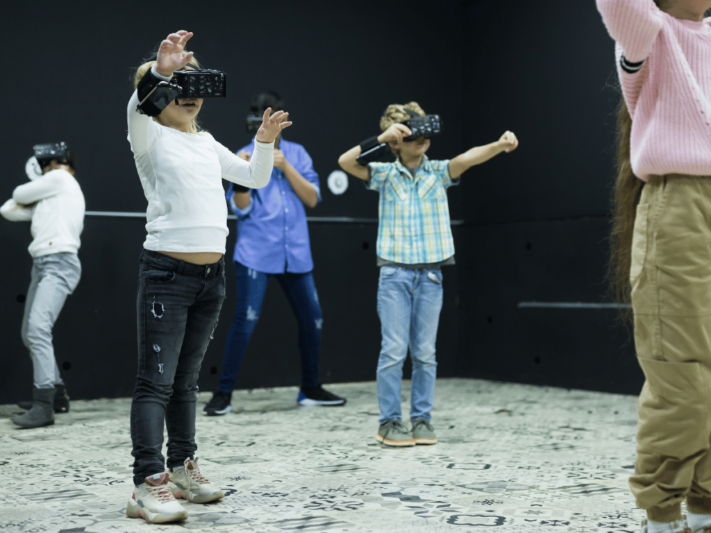 children playing vr escape rooms